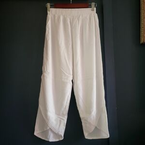 La Mer Luxe Off-White Tulip Light Comfortable Relaxed Fit Cropped Lounge Pants‎